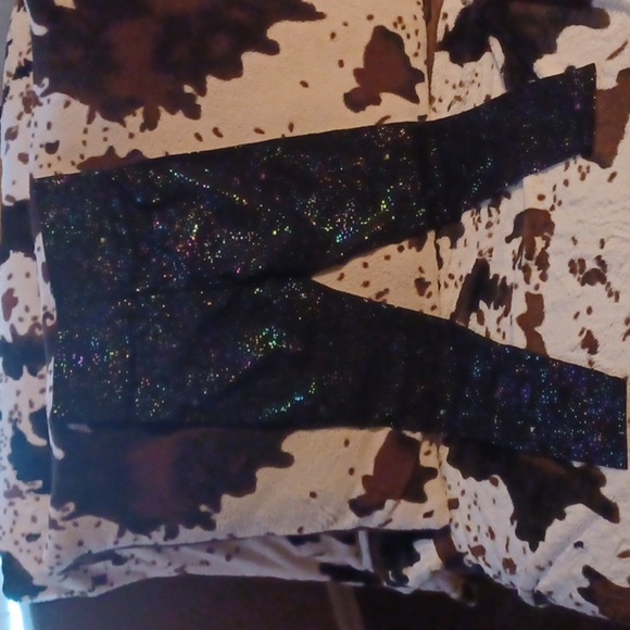 CUT THE THRILLS, NWOT WOMENS LEGGINGS, SIZE MEDIUM. - Picture 3 of 4